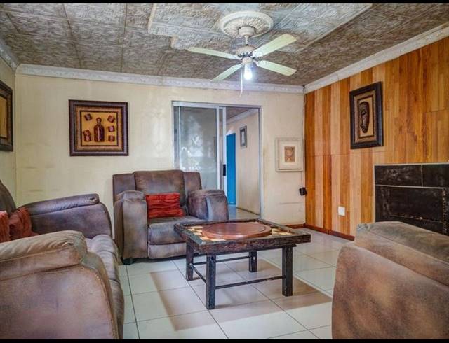 4 BEDROOM HOUSE FOR SALE IN NORKEM PARK